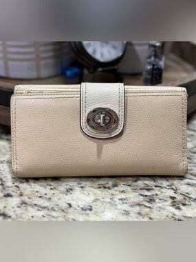 Vintage Coach Pebble Leather Turnlock Wallet & check holder